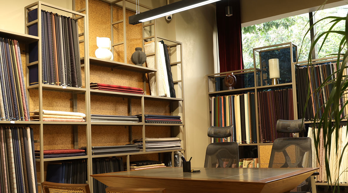 How to Choose the Perfect Fabric for Your Bespoke Outfit