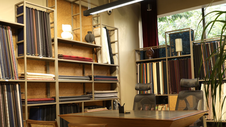 How to Choose the Perfect Fabric for Your Bespoke Outfit